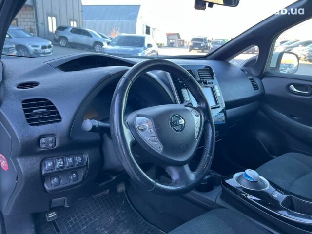 Белый Ниссан Лиф, объемом двигателя 0 л и пробегом 134 тыс. км за 6190 $, фото 16 на Automoto.ua