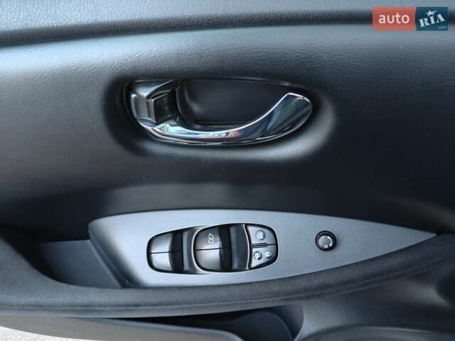 Белый Ниссан Лиф, объемом двигателя 0 л и пробегом 118 тыс. км за 7599 $, фото 43 на Automoto.ua