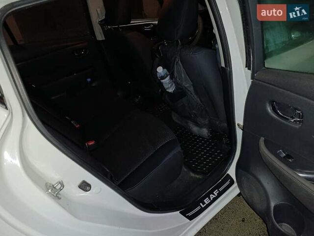 Белый Ниссан Лиф, объемом двигателя 0 л и пробегом 170 тыс. км за 6300 $, фото 7 на Automoto.ua