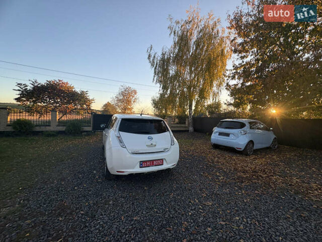 Ниссан Лиф 2014 в Луцке на Automoto.ua Белый Ниссан Лиф, объемом двигателя 0 л и пробегом 117 тыс. км за 6200 $, фото 15 на Automoto.ua