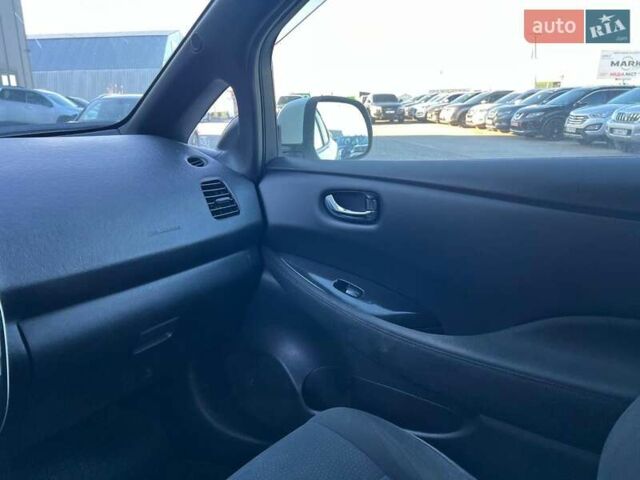 Белый Ниссан Лиф, объемом двигателя 0 л и пробегом 134 тыс. км за 6190 $, фото 31 на Automoto.ua