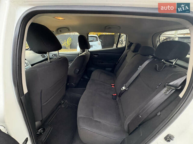 Белый Ниссан Лиф, объемом двигателя 0 л и пробегом 122 тыс. км за 6200 $, фото 17 на Automoto.ua