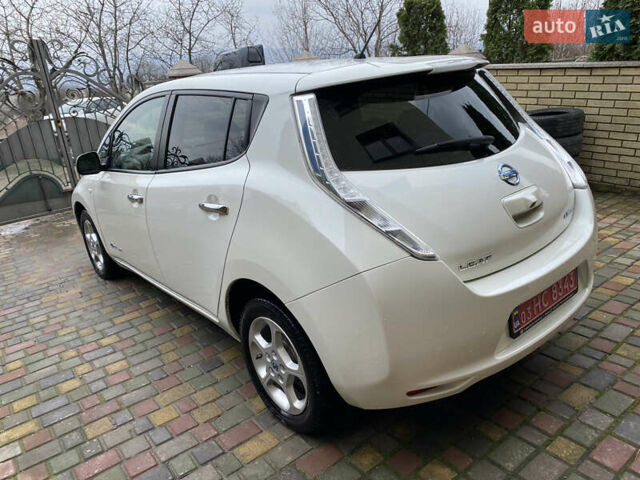 Белый Ниссан Лиф, объемом двигателя 0 л и пробегом 148 тыс. км за 5999 $, фото 1 на Automoto.ua