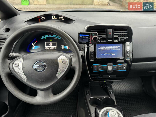 Белый Ниссан Лиф, объемом двигателя 0 л и пробегом 82 тыс. км за 6600 $, фото 10 на Automoto.ua
