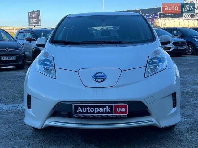 Белый Ниссан Лиф, объемом двигателя 0 л и пробегом 134 тыс. км за 6190 $, фото 12 на Automoto.ua