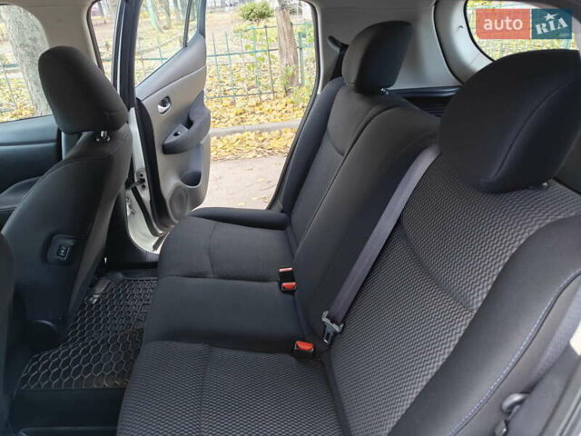 Белый Ниссан Лиф, объемом двигателя 0 л и пробегом 118 тыс. км за 7599 $, фото 42 на Automoto.ua