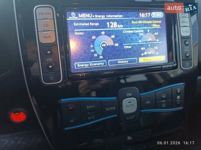 Білий Ніссан Ліф, об'ємом двигуна 0 л та пробігом 131 тис. км за 8500 $, фото 16 на Automoto.ua