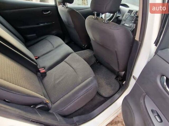 Белый Ниссан Лиф, объемом двигателя 0 л и пробегом 321 тыс. км за 3999 $, фото 2 на Automoto.ua