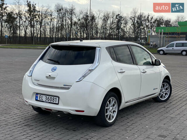 Белый Ниссан Лиф, объемом двигателя 0 л и пробегом 140 тыс. км за 5450 $, фото 9 на Automoto.ua