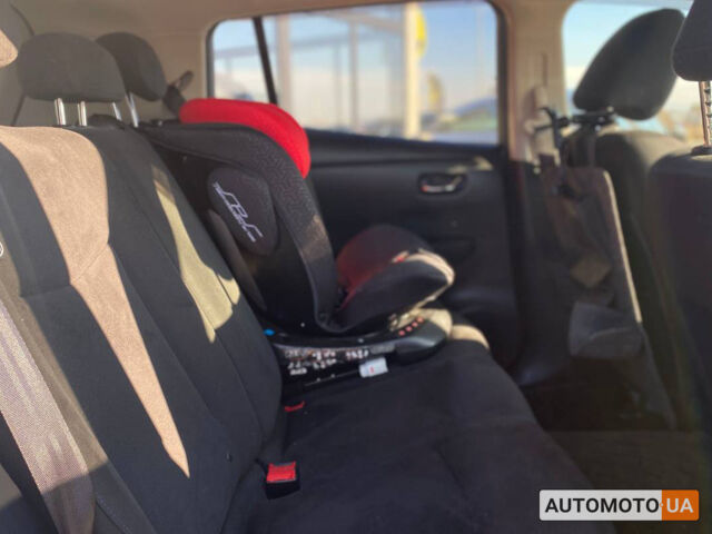 Білий Ніссан Ліф, об'ємом двигуна 24 л та пробігом 122 тис. км за 7700 $, фото 21 на Automoto.ua