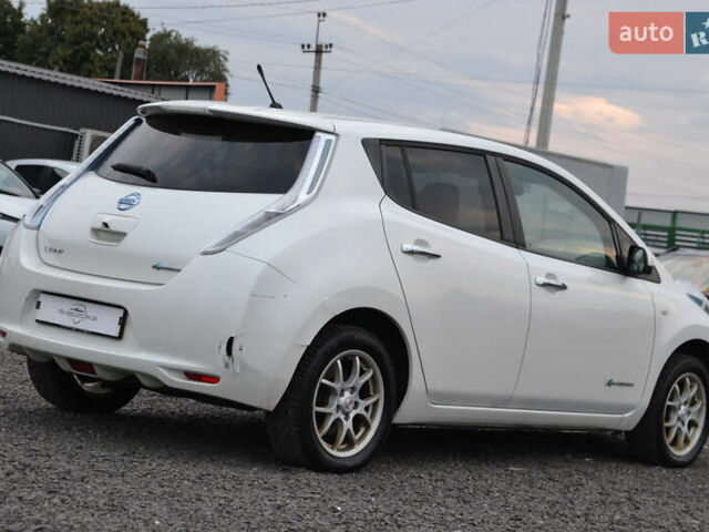 Белый Ниссан Лиф, объемом двигателя 0 л и пробегом 124 тыс. км за 5800 $, фото 7 на Automoto.ua