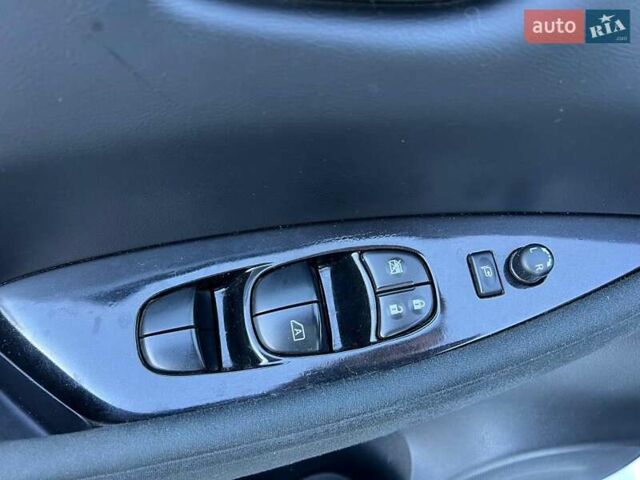 Белый Ниссан Лиф, объемом двигателя 0 л и пробегом 134 тыс. км за 6190 $, фото 14 на Automoto.ua