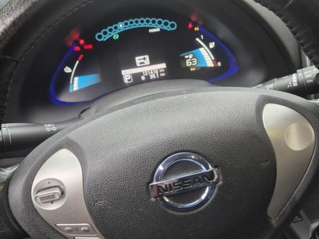 Білий Ніссан Ліф, об'ємом двигуна 0 л та пробігом 121 тис. км за 5950 $, фото 6 на Automoto.ua