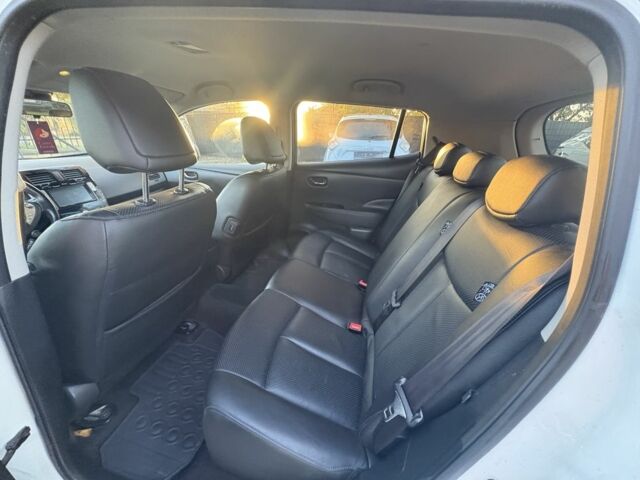 Белый Ниссан Лиф, объемом двигателя 0 л и пробегом 117 тыс. км за 6200 $, фото 17 на Automoto.ua