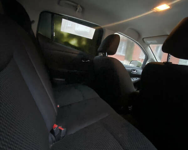 Білий Ніссан Ліф, об'ємом двигуна 0 л та пробігом 119 тис. км за 6500 $, фото 15 на Automoto.ua