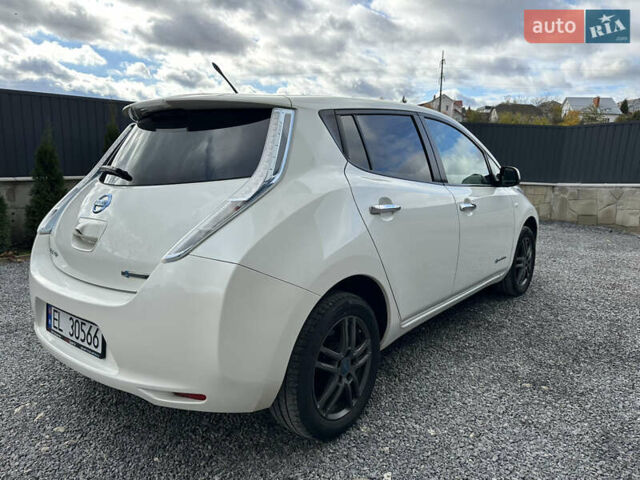 Белый Ниссан Лиф, объемом двигателя 0 л и пробегом 136 тыс. км за 5900 $, фото 2 на Automoto.ua