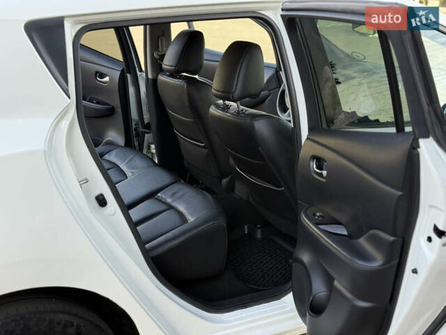 Белый Ниссан Лиф, объемом двигателя 0 л и пробегом 144 тыс. км за 7250 $, фото 17 на Automoto.ua