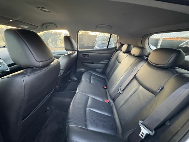 Белый Ниссан Лиф, объемом двигателя 0 л и пробегом 117 тыс. км за 6000 $, фото 19 на Automoto.ua