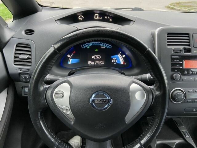 Ниссан Лиф 2014 в Виннице на Automoto.ua Белый Ниссан Лиф, объемом двигателя 0 л и пробегом 223 тыс. км за 5700 $, фото 10 на Automoto.ua