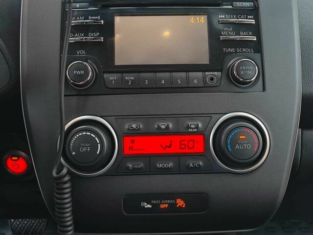 Белый Ниссан Лиф, объемом двигателя 0 л и пробегом 118 тыс. км за 7599 $, фото 19 на Automoto.ua