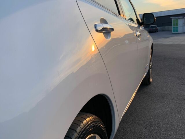 Білий Ніссан Ліф, об'ємом двигуна 0 л та пробігом 145 тис. км за 6950 $, фото 6 на Automoto.ua