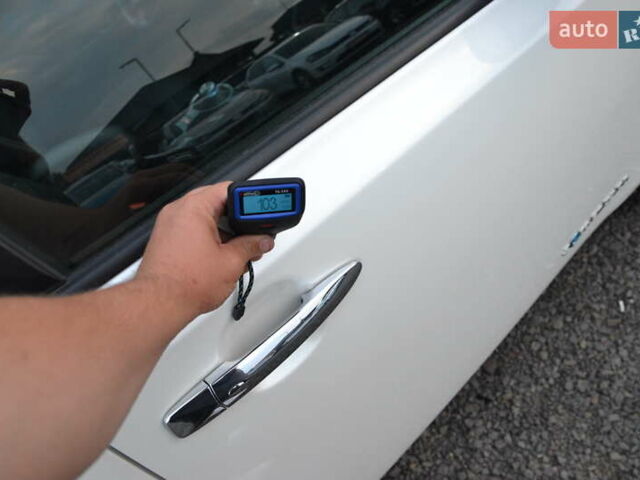 Белый Ниссан Лиф, объемом двигателя 0 л и пробегом 124 тыс. км за 5800 $, фото 34 на Automoto.ua