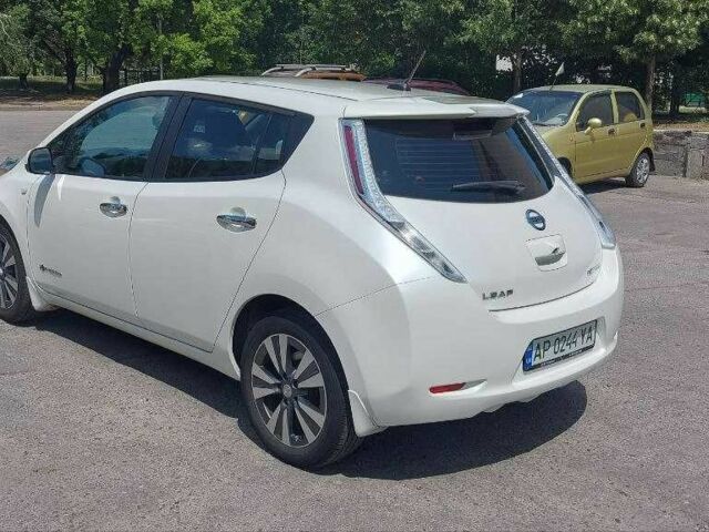 Белый Ниссан Лиф, объемом двигателя 0 л и пробегом 170 тыс. км за 6600 $, фото 1 на Automoto.ua