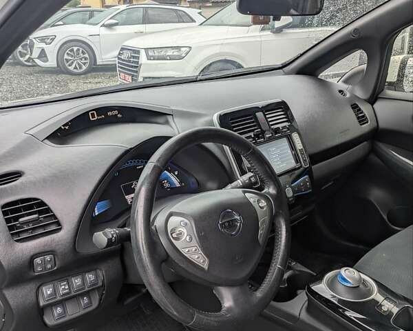 Білий Ніссан Ліф, об'ємом двигуна 0 л та пробігом 134 тис. км за 6500 $, фото 12 на Automoto.ua