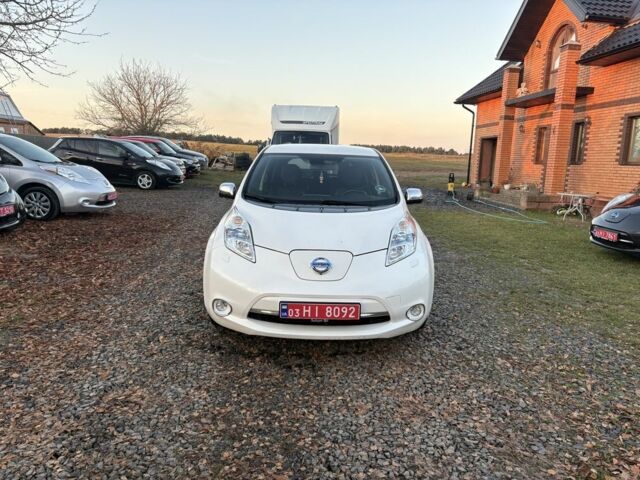 Белый Ниссан Лиф, объемом двигателя 0 л и пробегом 117 тыс. км за 6000 $, фото 1 на Automoto.ua