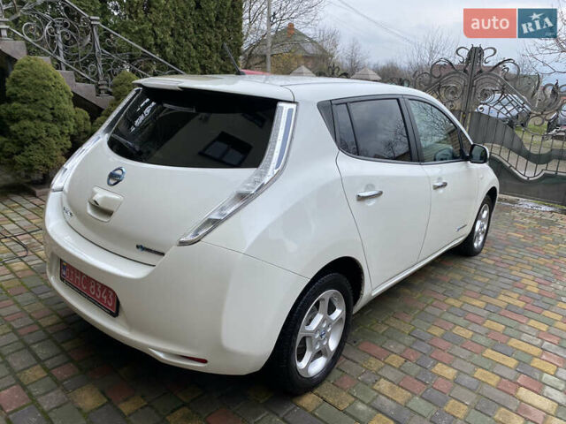 Белый Ниссан Лиф, объемом двигателя 0 л и пробегом 148 тыс. км за 5999 $, фото 9 на Automoto.ua