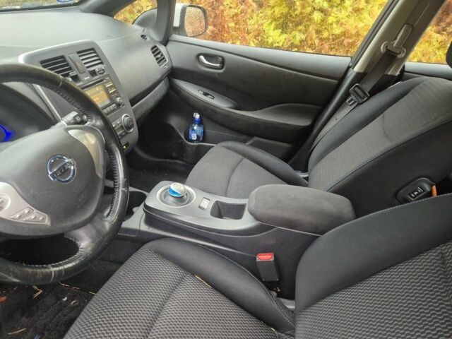 Білий Ніссан Ліф, об'ємом двигуна 0 л та пробігом 121 тис. км за 5950 $, фото 5 на Automoto.ua