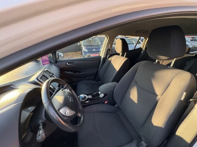 Белый Ниссан Лиф, объемом двигателя 0 л и пробегом 122 тыс. км за 6100 $, фото 18 на Automoto.ua