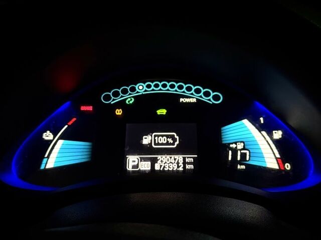 Белый Ниссан Лиф, объемом двигателя 80 л и пробегом 290 тыс. км за 5950 $, фото 8 на Automoto.ua