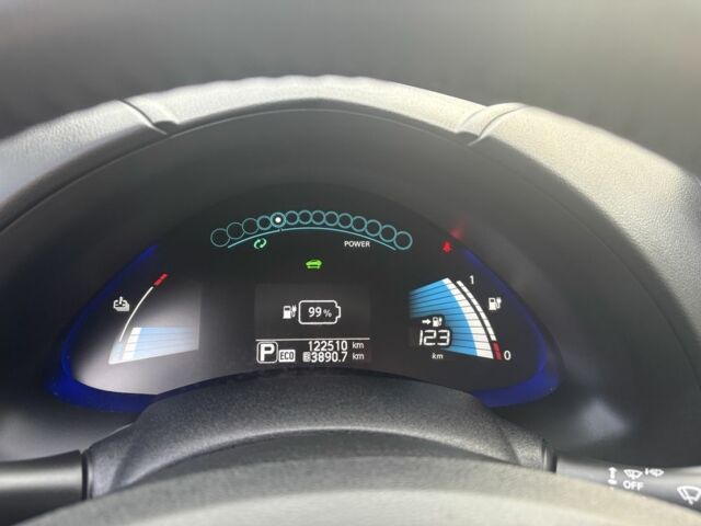 Білий Ніссан Ліф, об'ємом двигуна 0 л та пробігом 122 тис. км за 6200 $, фото 21 на Automoto.ua