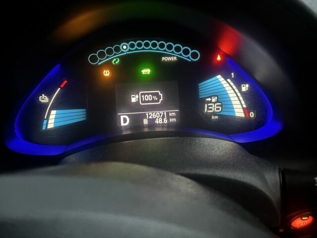 Білий Ніссан Ліф, об'ємом двигуна 0 л та пробігом 124 тис. км за 6599 $, фото 2 на Automoto.ua