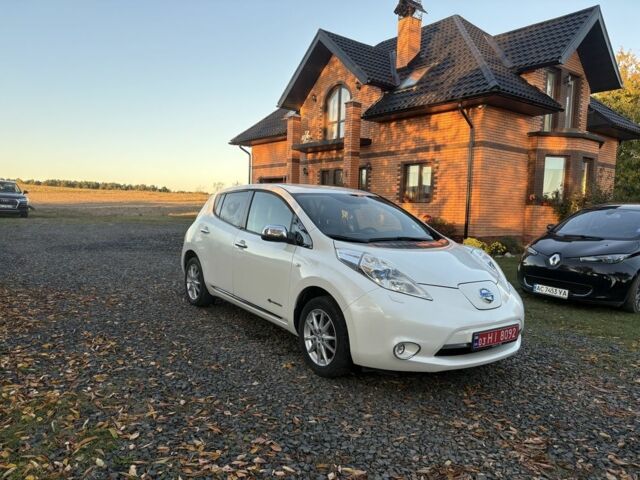 Белый Ниссан Лиф, объемом двигателя 0 л и пробегом 117 тыс. км за 6200 $, фото 1 на Automoto.ua