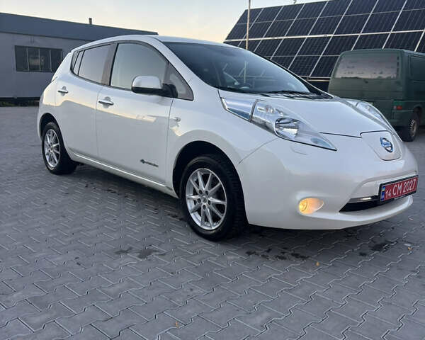 Білий Ніссан Ліф, об'ємом двигуна 0 л та пробігом 127 тис. км за 6450 $, фото 10 на Automoto.ua