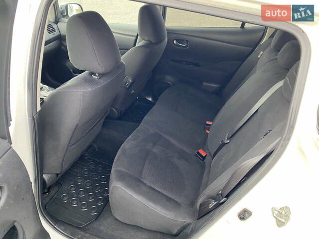 Белый Ниссан Лиф, объемом двигателя 0 л и пробегом 140 тыс. км за 5450 $, фото 21 на Automoto.ua