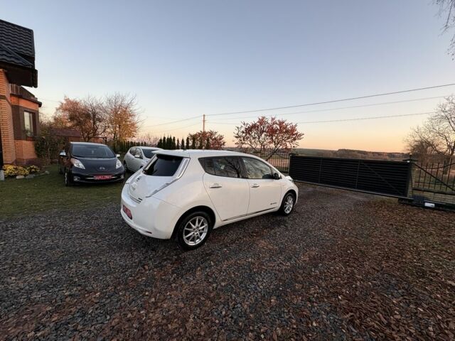 Белый Ниссан Лиф, объемом двигателя 0 л и пробегом 117 тыс. км за 6000 $, фото 13 на Automoto.ua