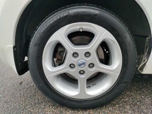 Белый Ниссан Лиф, объемом двигателя 0 л и пробегом 131 тыс. км за 6500 $, фото 22 на Automoto.ua