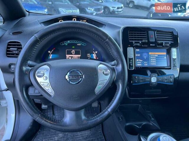 Белый Ниссан Лиф, объемом двигателя 0 л и пробегом 134 тыс. км за 6190 $, фото 21 на Automoto.ua