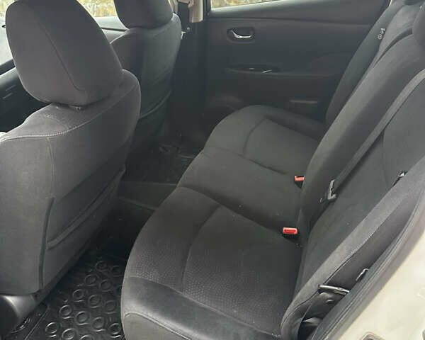 Белый Ниссан Лиф, объемом двигателя 0 л и пробегом 157 тыс. км за 6900 $, фото 21 на Automoto.ua