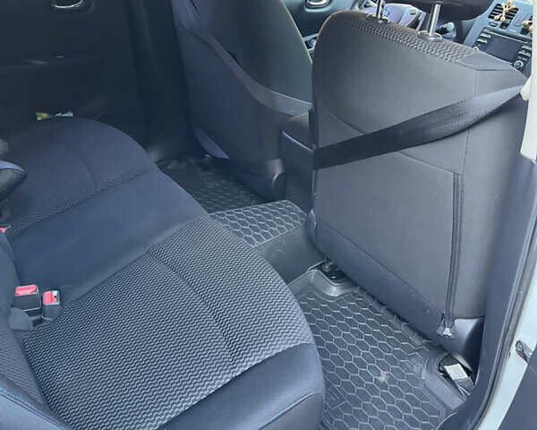 Белый Ниссан Лиф, объемом двигателя 0 л и пробегом 156 тыс. км за 6700 $, фото 10 на Automoto.ua