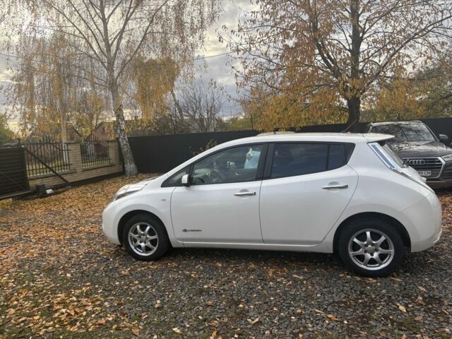 Білий Ніссан Ліф, об'ємом двигуна 0 л та пробігом 122 тис. км за 6200 $, фото 7 на Automoto.ua