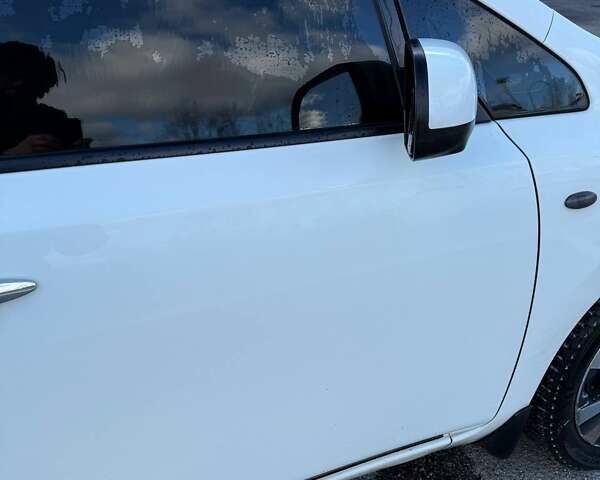 Белый Ниссан Лиф, объемом двигателя 0 л и пробегом 161 тыс. км за 8500 $, фото 20 на Automoto.ua