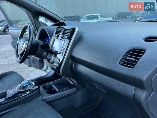 Белый Ниссан Лиф, объемом двигателя 0 л и пробегом 134 тыс. км за 6190 $, фото 38 на Automoto.ua