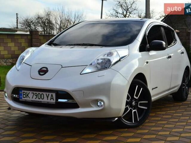 Білий Ніссан Ліф, об'ємом двигуна 0 л та пробігом 96 тис. км за 7950 $, фото 11 на Automoto.ua