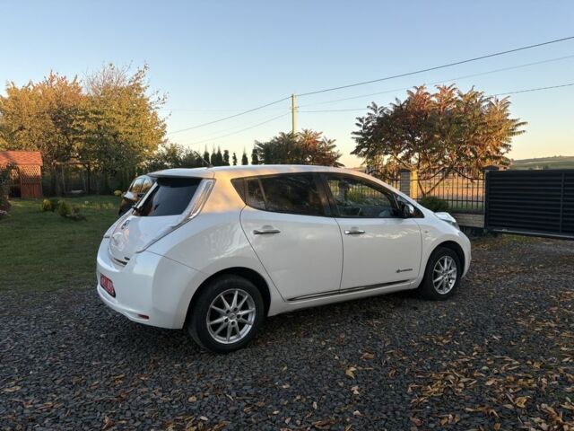 Белый Ниссан Лиф, объемом двигателя 0 л и пробегом 117 тыс. км за 6200 $, фото 3 на Automoto.ua