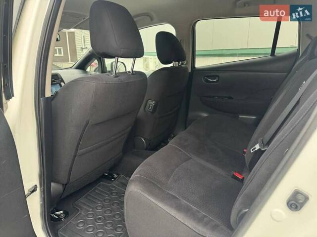 Белый Ниссан Лиф, объемом двигателя 0 л и пробегом 80 тыс. км за 6800 $, фото 11 на Automoto.ua