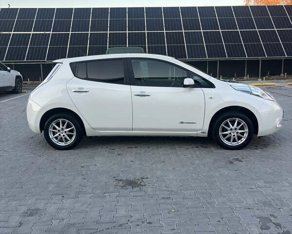 Білий Ніссан Ліф, об'ємом двигуна 0 л та пробігом 127 тис. км за 6450 $, фото 9 на Automoto.ua